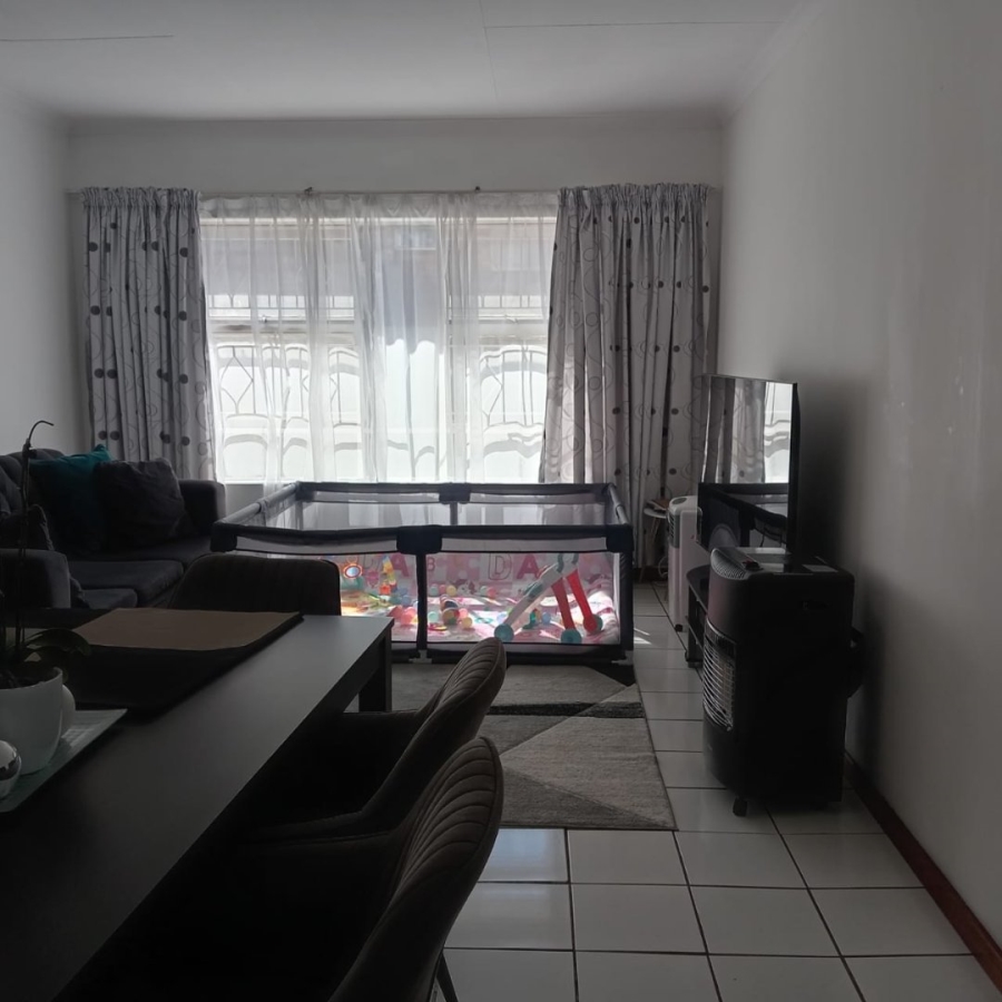 2 Bedroom Property for Sale in Vorna Valley Gauteng