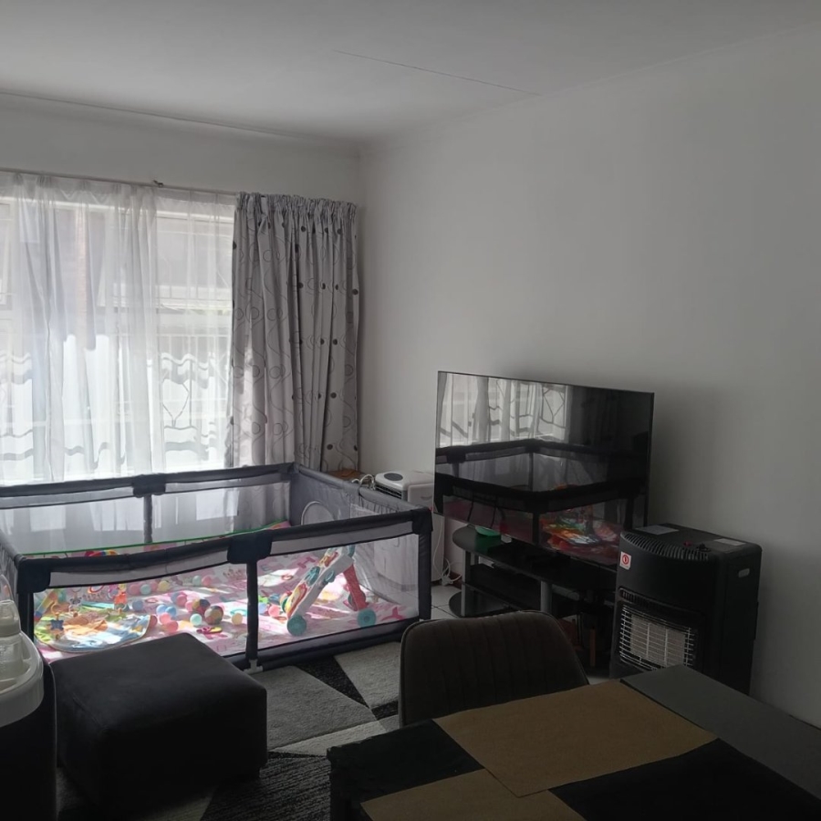 2 Bedroom Property for Sale in Vorna Valley Gauteng
