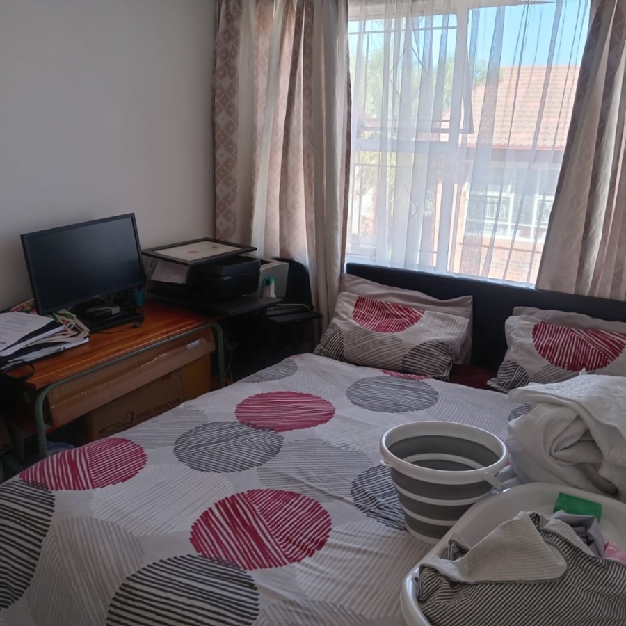 2 Bedroom Property for Sale in Vorna Valley Gauteng