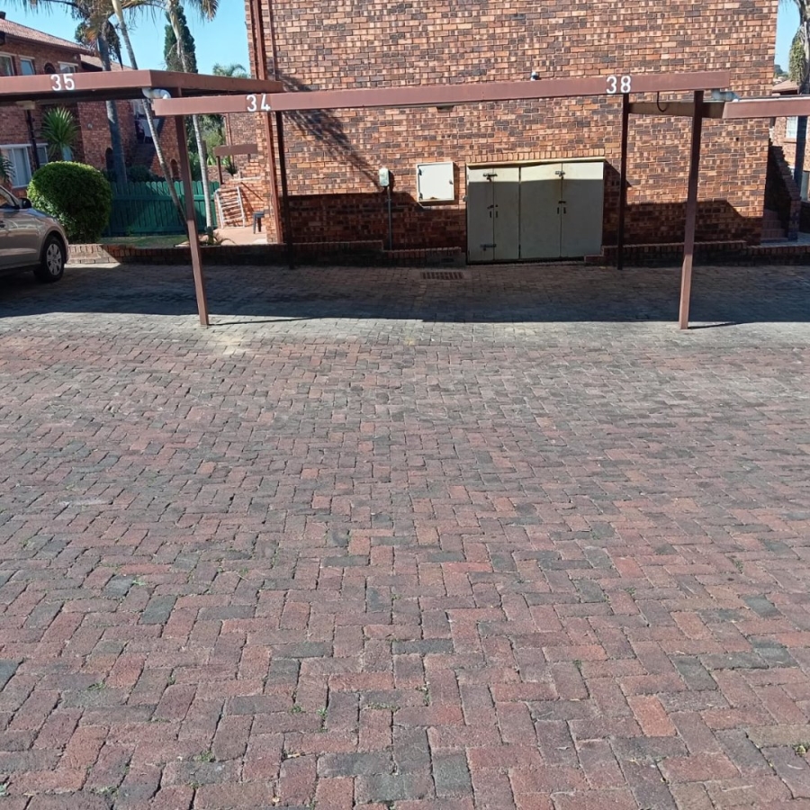 2 Bedroom Property for Sale in Vorna Valley Gauteng