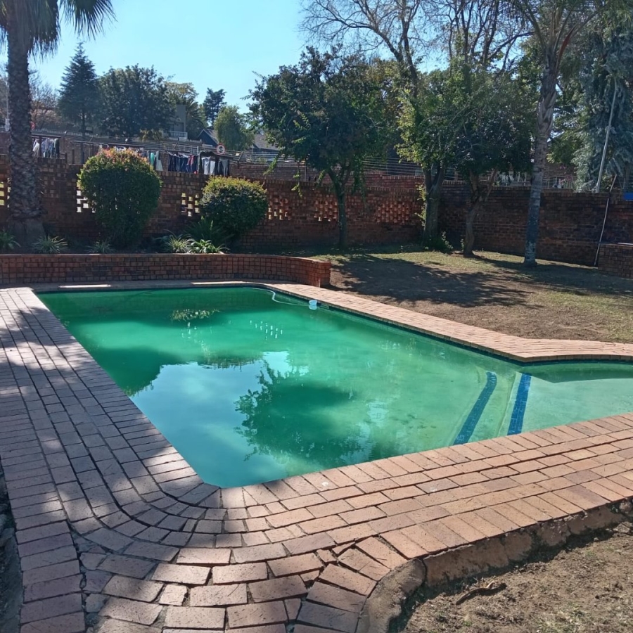 2 Bedroom Property for Sale in Vorna Valley Gauteng