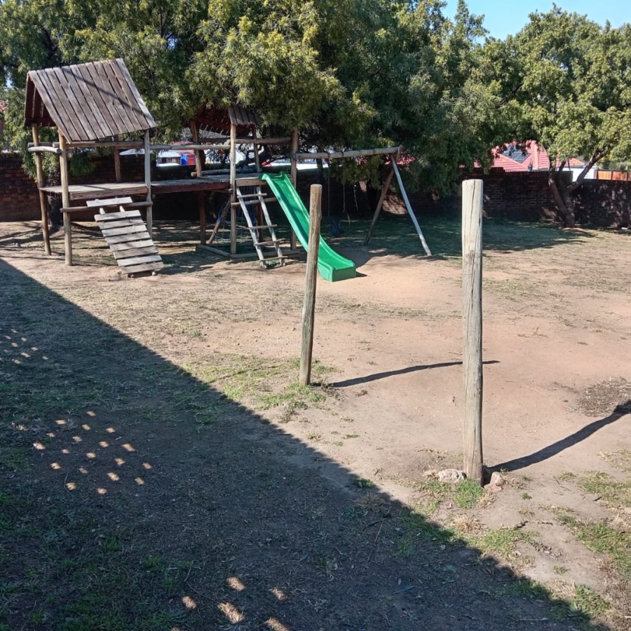 2 Bedroom Property for Sale in Vorna Valley Gauteng