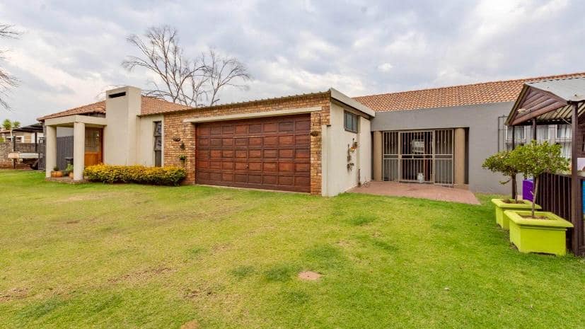 17 Bedroom Property for Sale in Bredell Gauteng