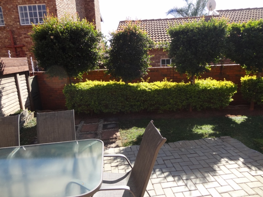 3 Bedroom Property for Sale in Eldoraigne Gauteng