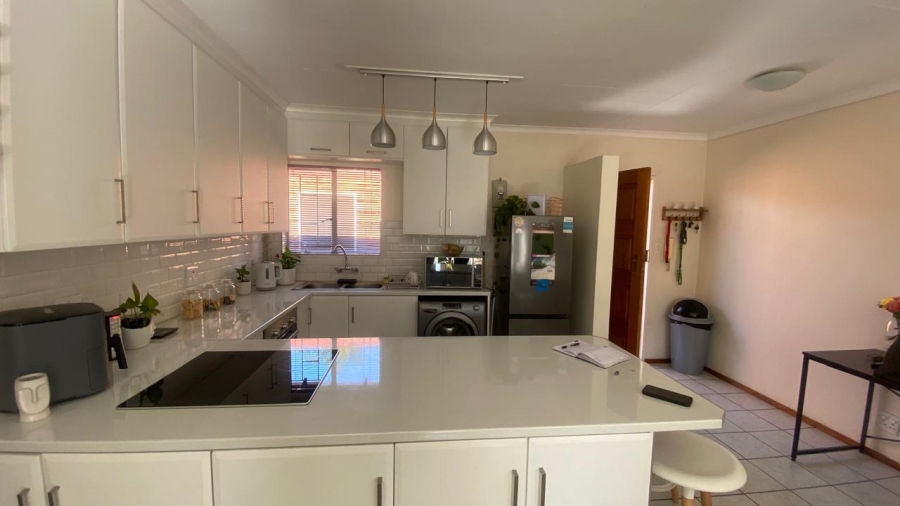 3 Bedroom Property for Sale in Eldoraigne Gauteng