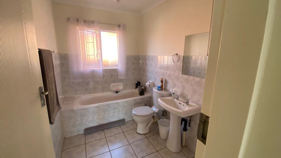 3 Bedroom Property for Sale in Eldoraigne Gauteng