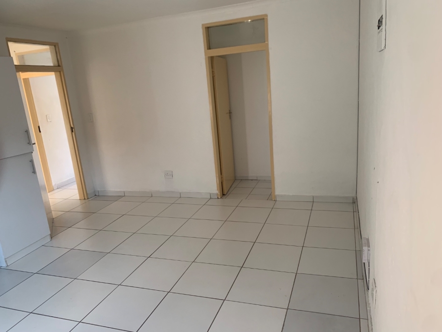 To Let 2 Bedroom Property for Rent in Mondeor Gauteng