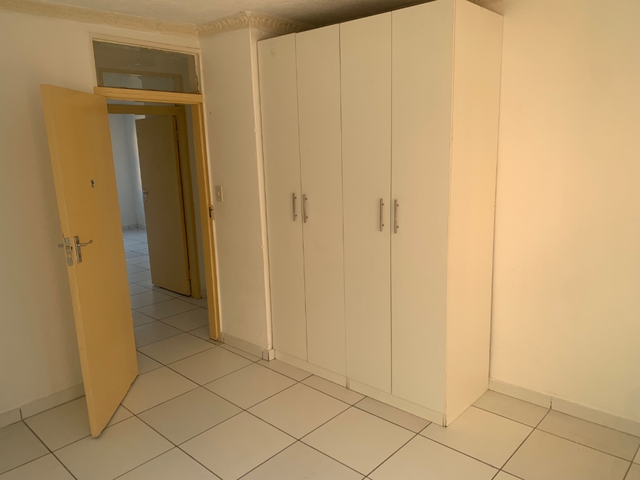 To Let 2 Bedroom Property for Rent in Mondeor Gauteng