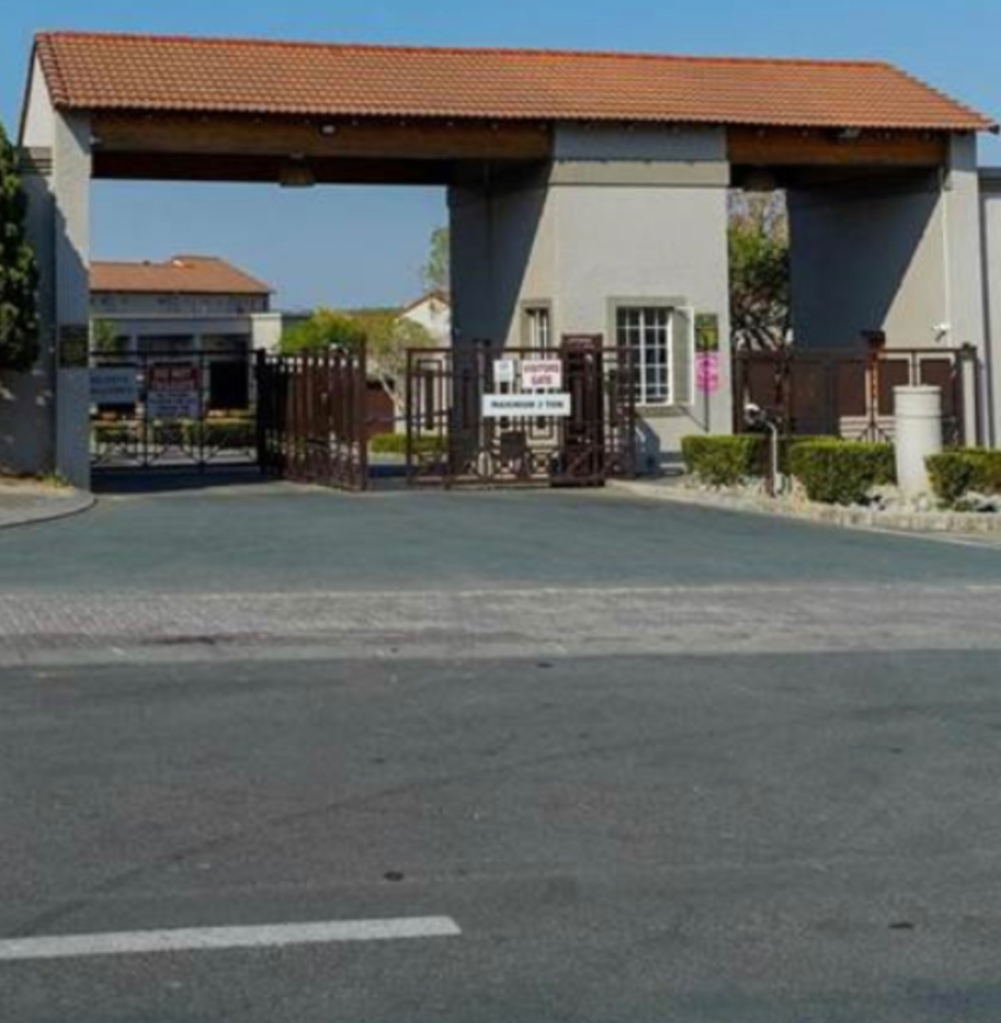 2 Bedroom Property for Sale in North Riding Gauteng