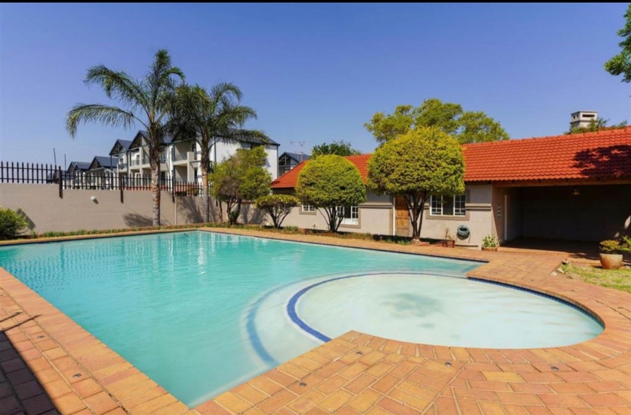 2 Bedroom Property for Sale in North Riding Gauteng