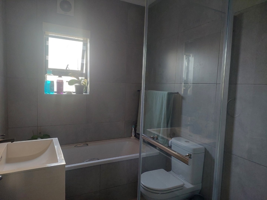 2 Bedroom Property for Sale in Ferndale Gauteng