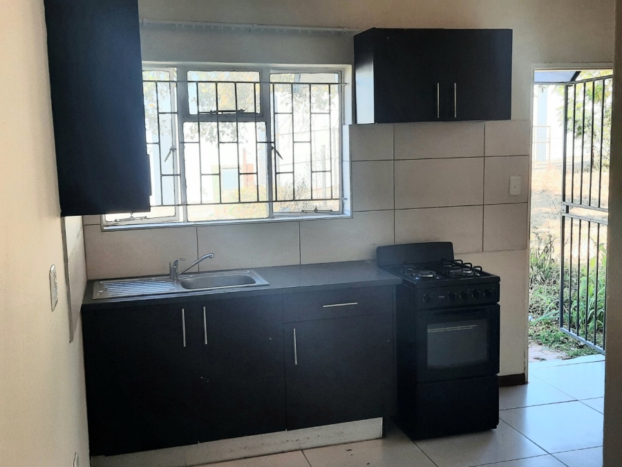 To Let 2 Bedroom Property for Rent in Kensington B Gauteng