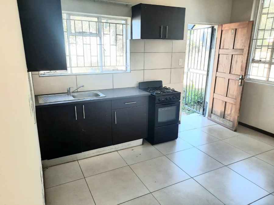 To Let 2 Bedroom Property for Rent in Kensington B Gauteng
