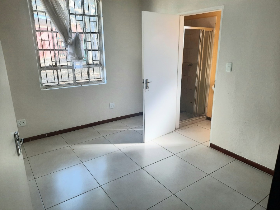 To Let 2 Bedroom Property for Rent in Kensington B Gauteng