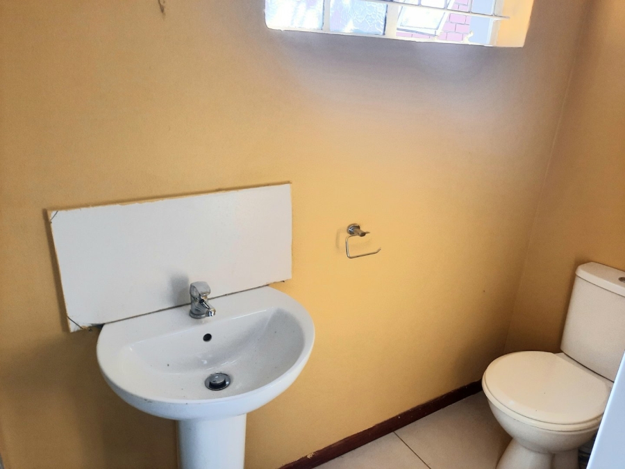 To Let 2 Bedroom Property for Rent in Kensington B Gauteng