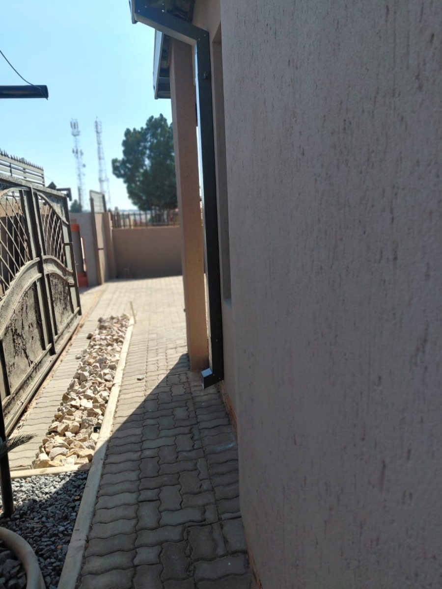 To Let 3 Bedroom Property for Rent in Soshanguve FF Gauteng