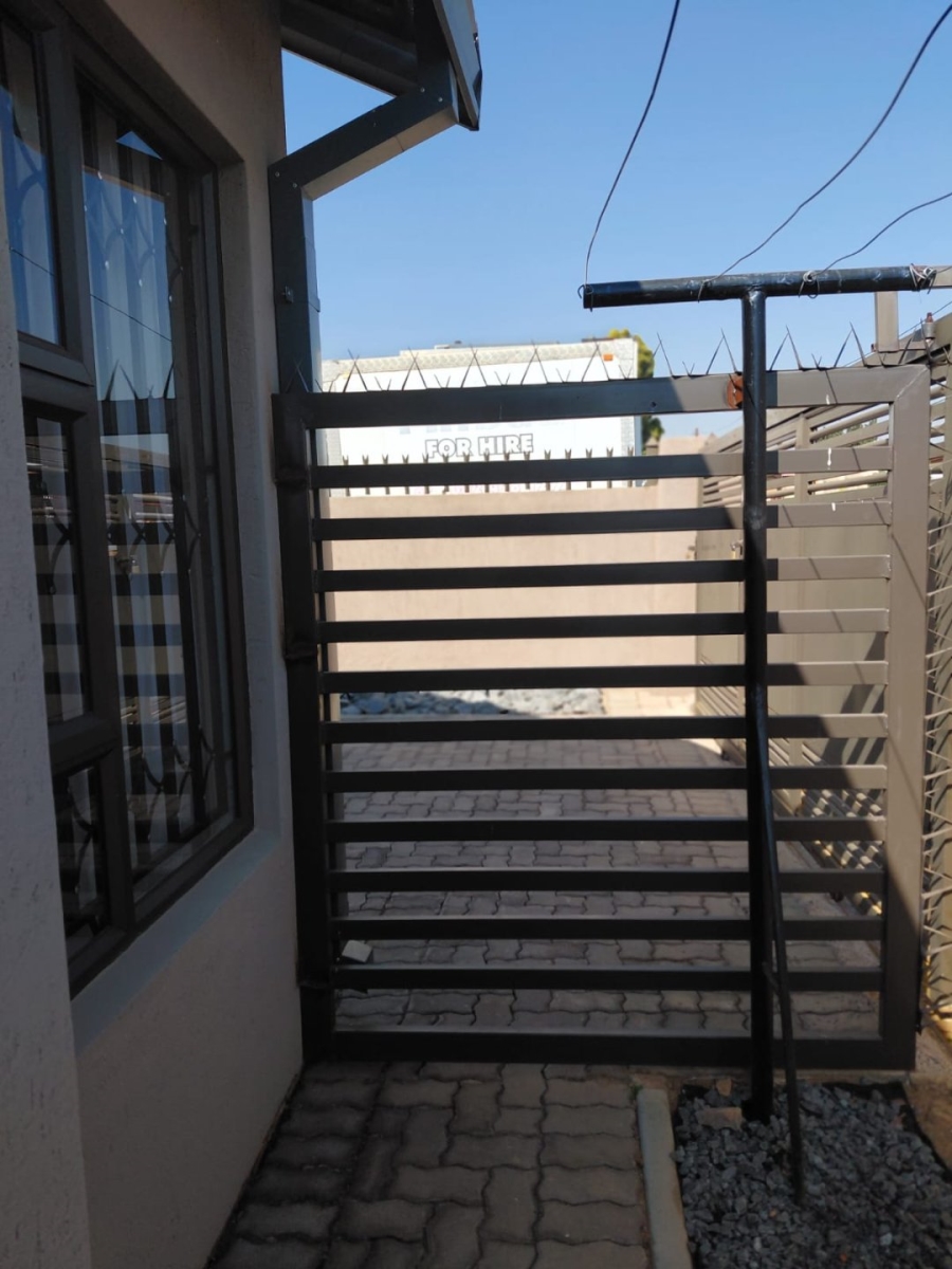 To Let 3 Bedroom Property for Rent in Soshanguve FF Gauteng