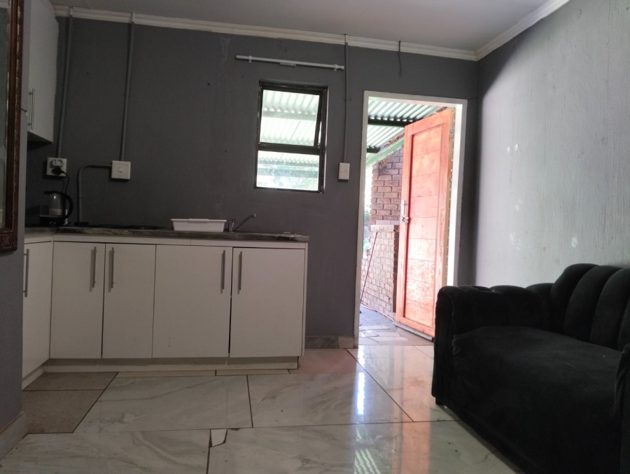 To Let 1 Bedroom Property for Rent in The Reeds Gauteng