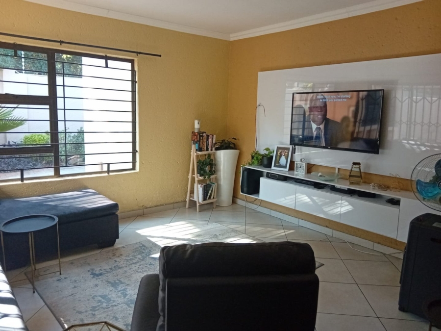 To Let 2 Bedroom Property for Rent in Radiokop Gauteng
