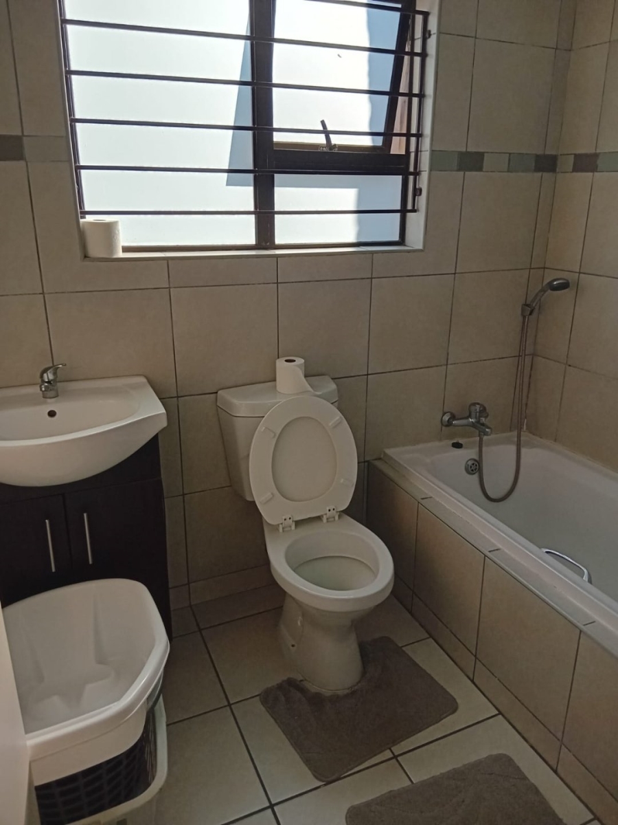 To Let 2 Bedroom Property for Rent in Radiokop Gauteng