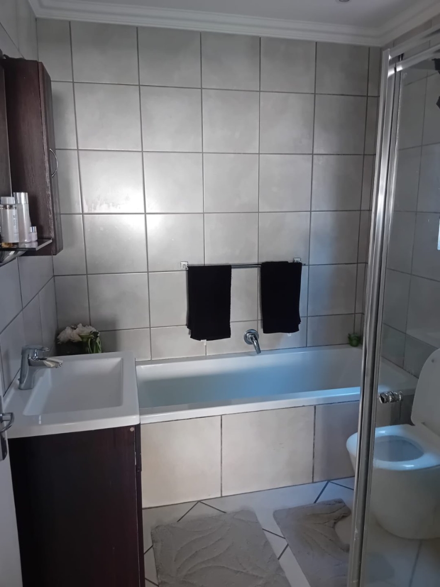 To Let 2 Bedroom Property for Rent in Radiokop Gauteng