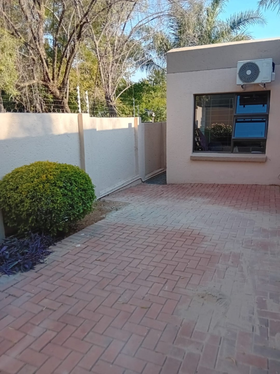 To Let 2 Bedroom Property for Rent in Radiokop Gauteng