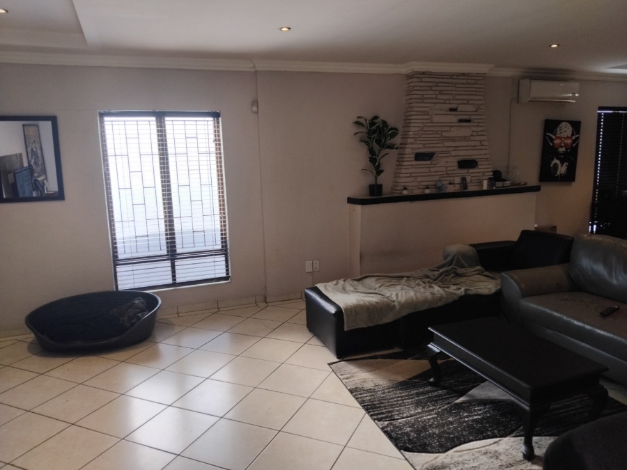 3 Bedroom Property for Sale in Dawnview Gauteng