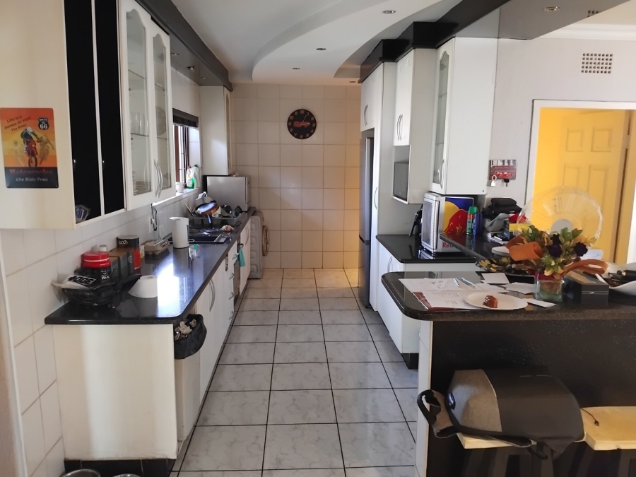 3 Bedroom Property for Sale in Dawnview Gauteng