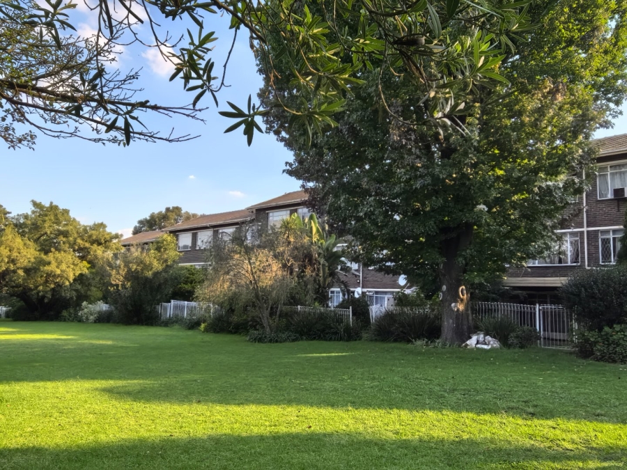 To Let 1 Bedroom Property for Rent in Lyndhurst Gauteng