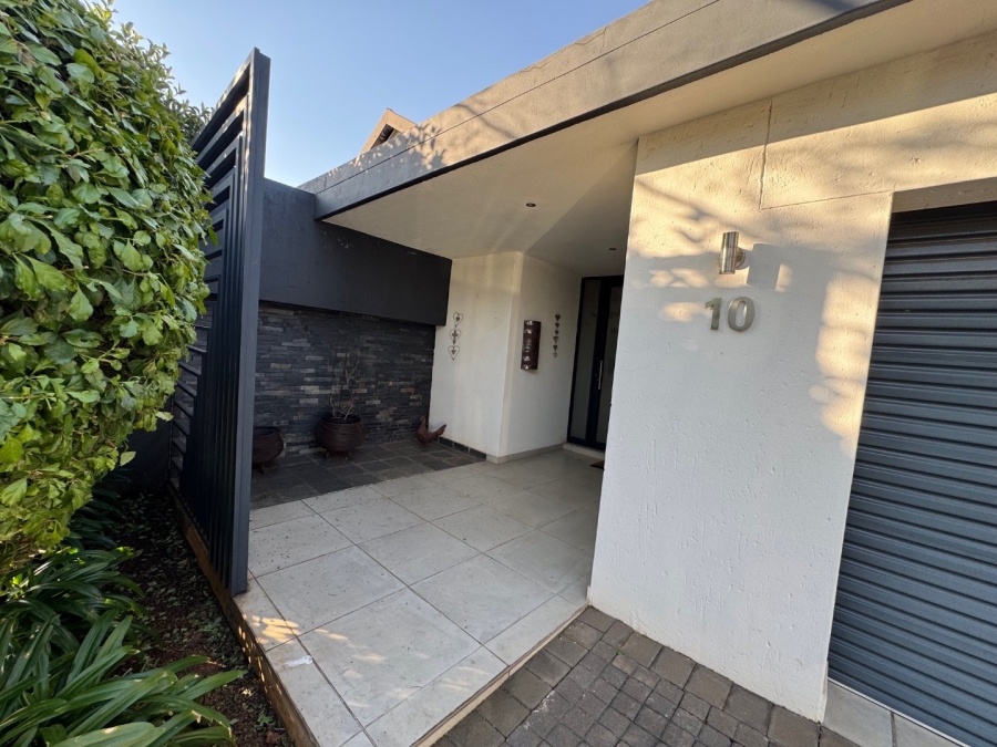3 Bedroom Property for Sale in Midstream Ridge Gauteng