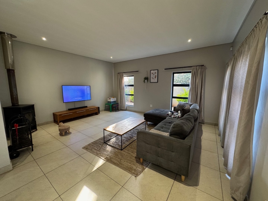 3 Bedroom Property for Sale in Midstream Ridge Gauteng