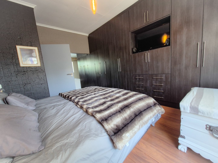 3 Bedroom Property for Sale in Vanderbijlpark SW 5 Gauteng
