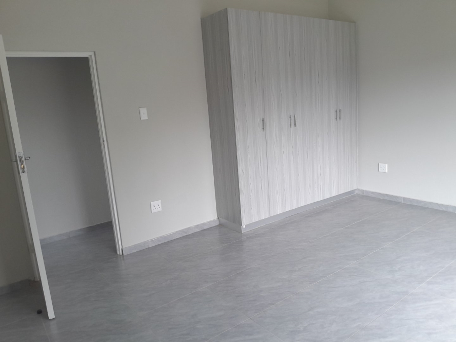 To Let 2 Bedroom Property for Rent in Glen Austin Gauteng