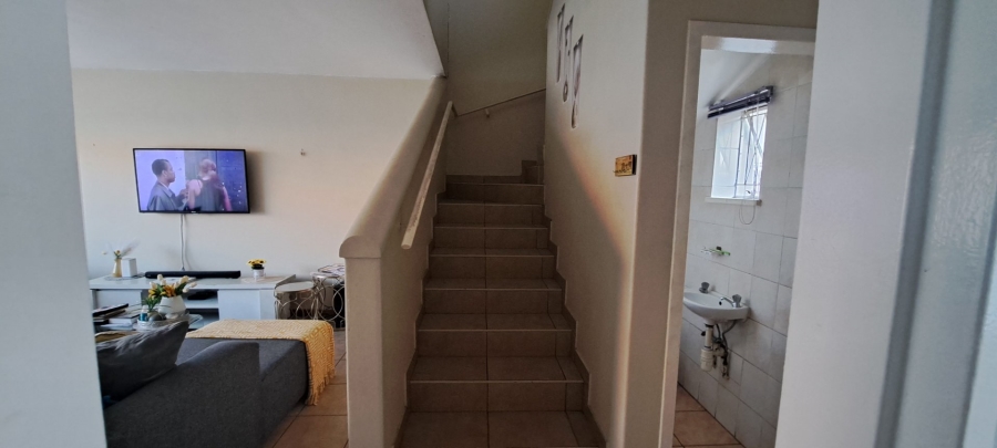 To Let 2 Bedroom Property for Rent in Edenvale Central Gauteng