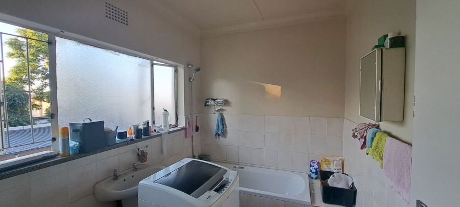 To Let 2 Bedroom Property for Rent in Edenvale Central Gauteng