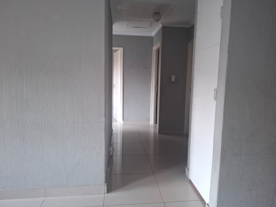 To Let 3 Bedroom Property for Rent in La Montagne Gauteng