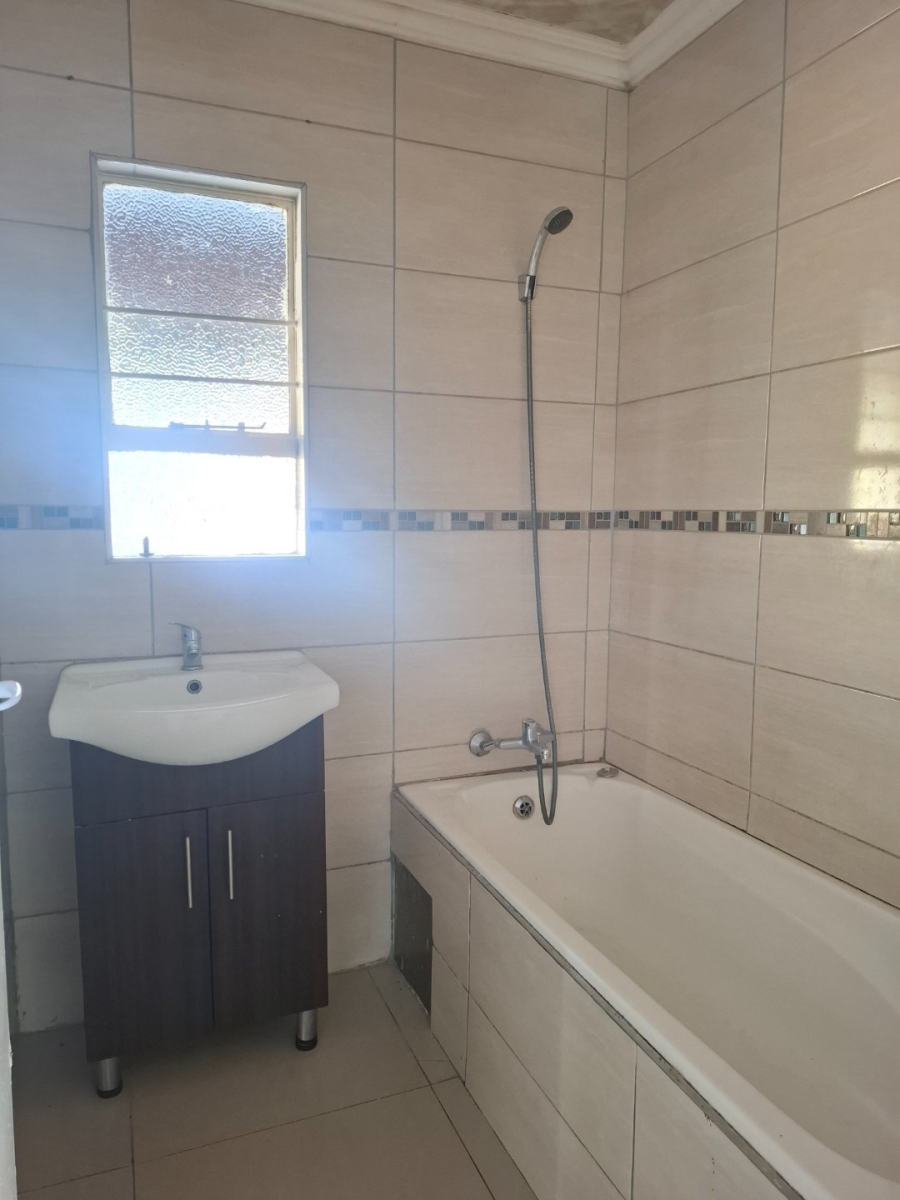 To Let 3 Bedroom Property for Rent in La Montagne Gauteng