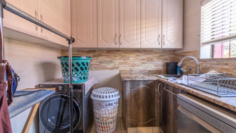 3 Bedroom Property for Sale in Bassonia Gauteng