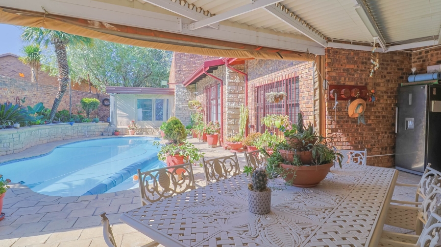 3 Bedroom Property for Sale in Bassonia Gauteng