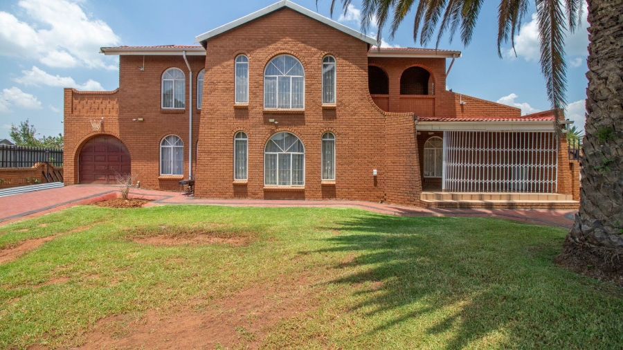 5 Bedroom Property for Sale in Bakerton Gauteng