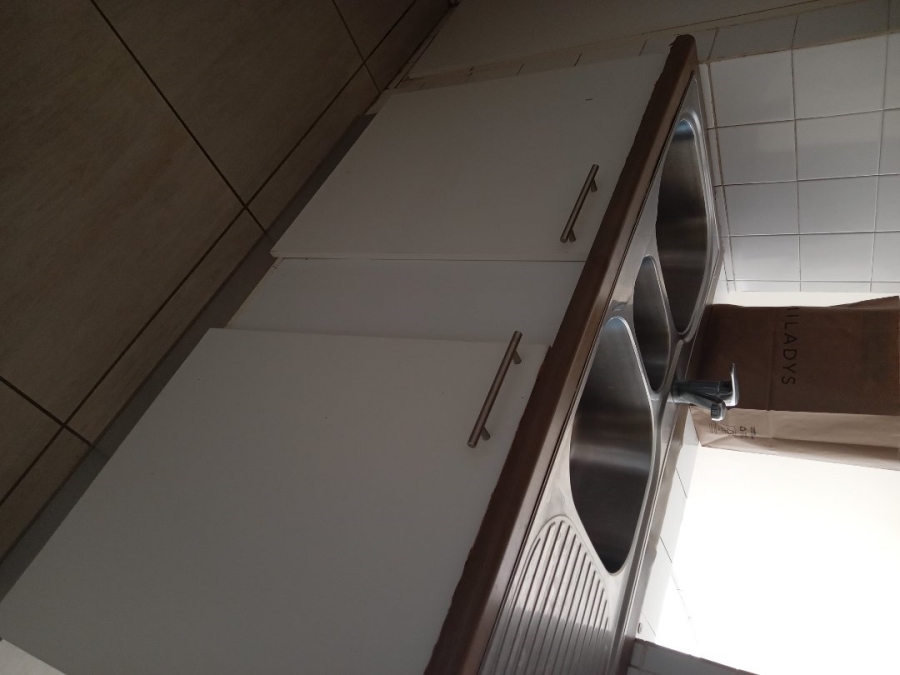 To Let 2 Bedroom Property for Rent in Bedford Gardens Gauteng