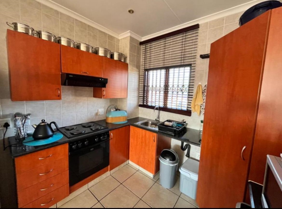 2 Bedroom Property for Sale in Sonneveld Gauteng