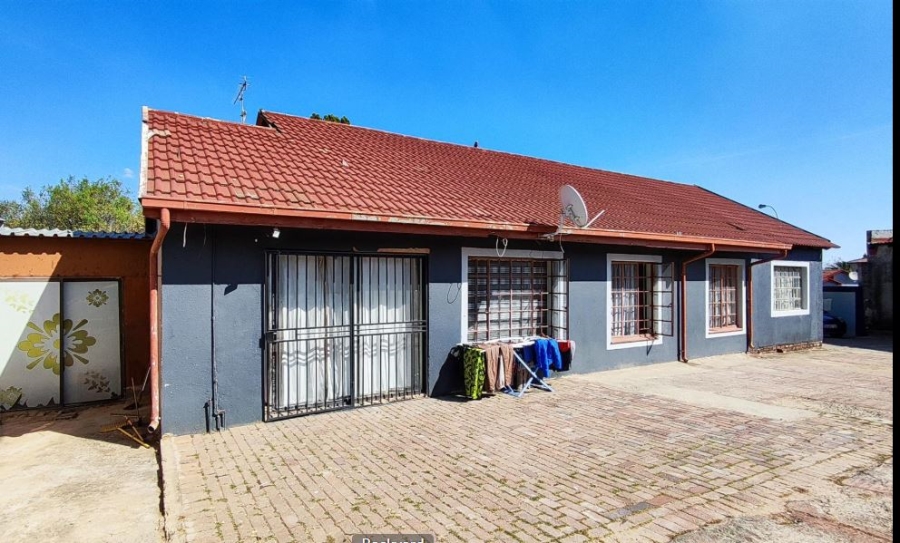 3 Bedroom Property for Sale in Birchleigh North Gauteng