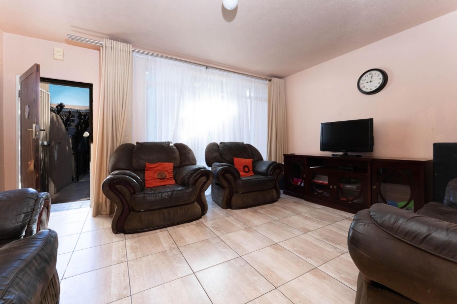 To Let 3 Bedroom Property for Rent in Florida Gauteng