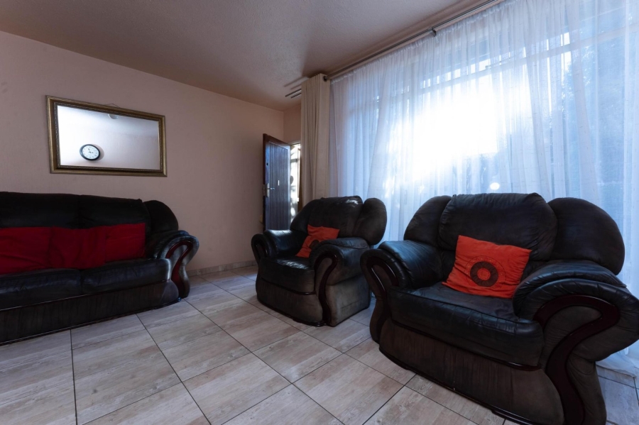 To Let 3 Bedroom Property for Rent in Florida Gauteng