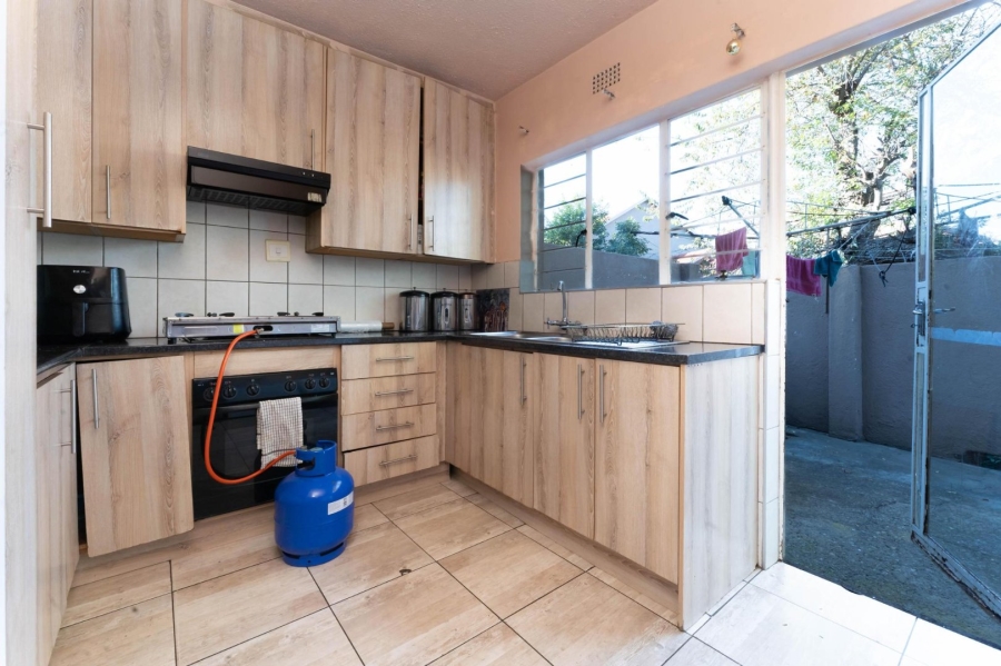 To Let 3 Bedroom Property for Rent in Florida Gauteng