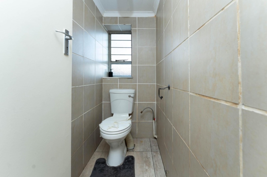 To Let 3 Bedroom Property for Rent in Florida Gauteng