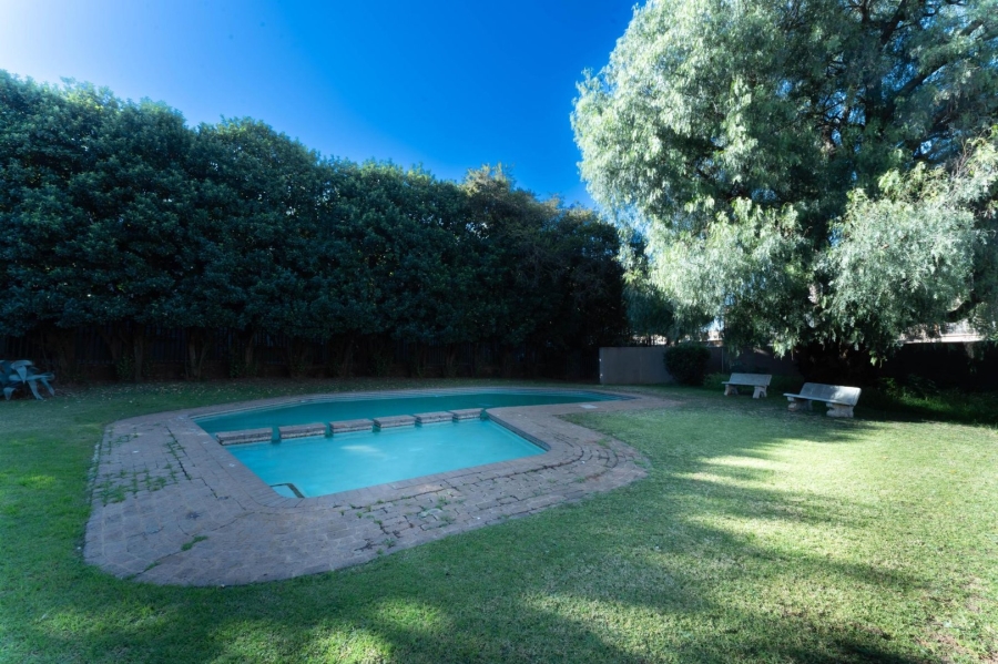 To Let 3 Bedroom Property for Rent in Florida Gauteng