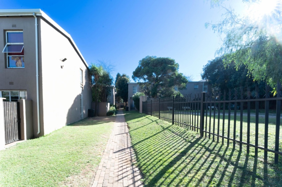 To Let 3 Bedroom Property for Rent in Florida Gauteng