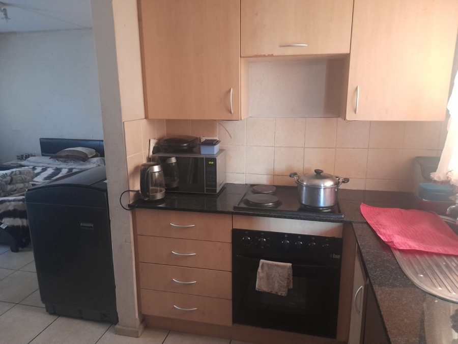 1 Bedroom Property for Sale in Klippoortje Gauteng